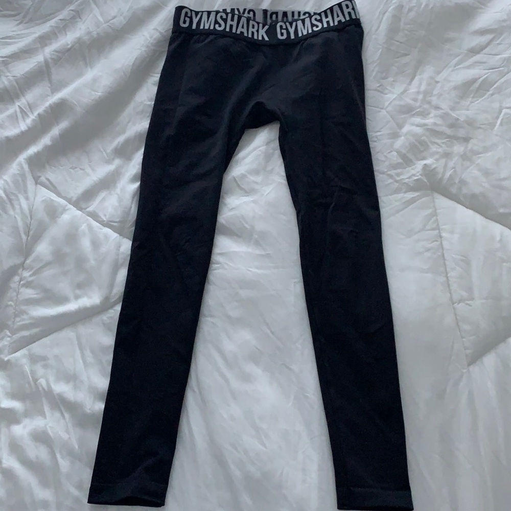 BLACK GYMSHARK LEGGINGS